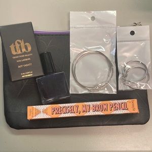 Makeup bundle